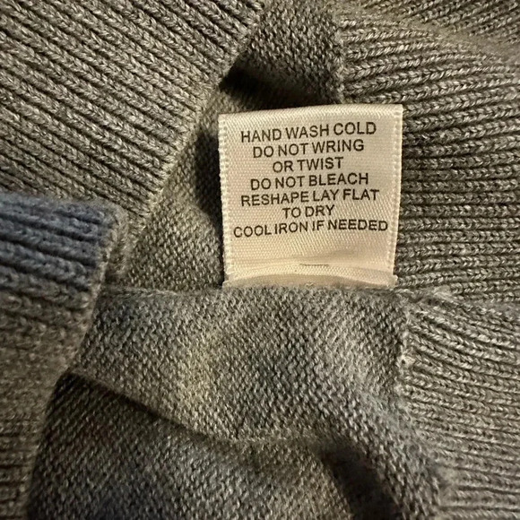 NWT Skies are blue embroidered cold shoulder sweater gray size S - Picture 7 of 8